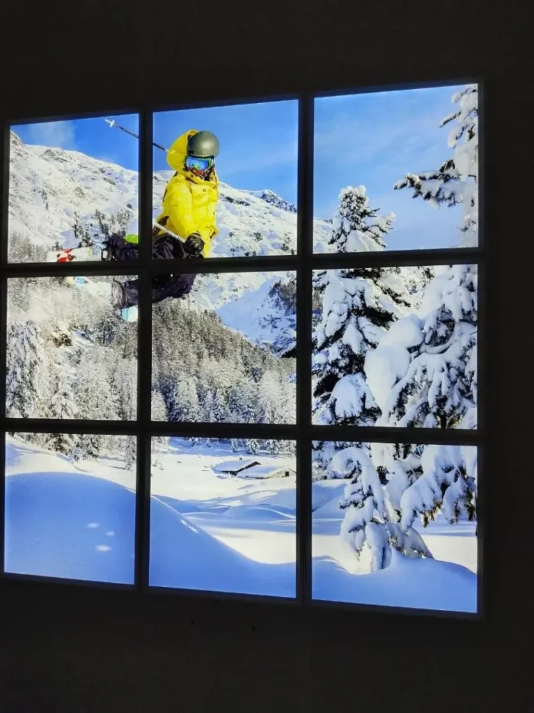 Installation du cadre en saillie N°2 : idéal pour ce plafond en béton.