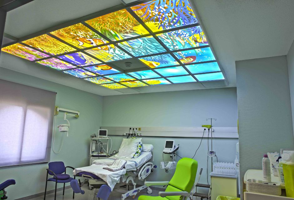 Décore Led en Salle d'accouchement - Installation en Polyclinique 8 Polyclinique de Sete